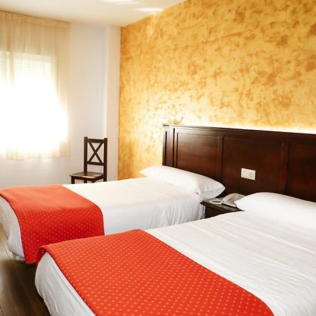 Hotel Restaurante Sostenible La Laguna Бросас Экстерьер фото