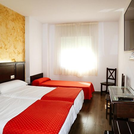 Hotel Restaurante Sostenible La Laguna Бросас Экстерьер фото